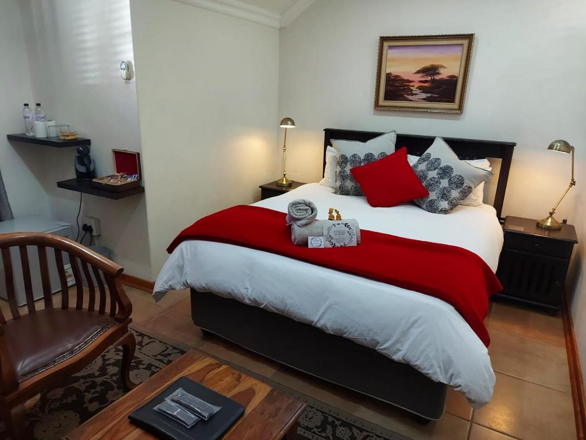 The Oak Potch Guesthouse Potchefstroom Exterior photo