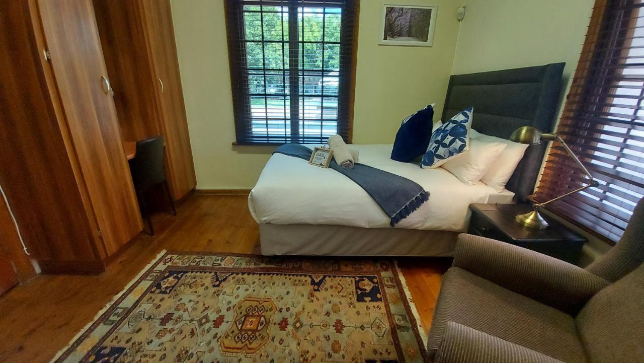 The Oak Potch Guesthouse Potchefstroom Exterior photo